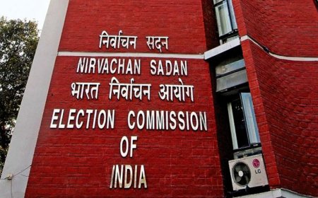 यूपी में वोटरों को रोकने और आईडी चेक करने के मामले में सात पुलिसकर्मी सस्पेंड