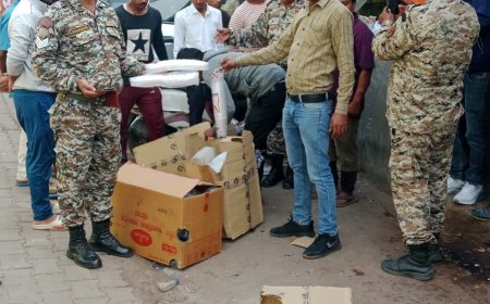 ठेके पर प्लास्टिक के गिलासों में पिला रहे थे, नगर निगम ने ठोका बीस हजार का जुर्माना