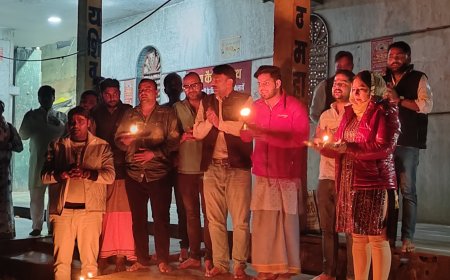 कैलाश मंदिर के घाट पर हुई यमुना की भव्य आरती