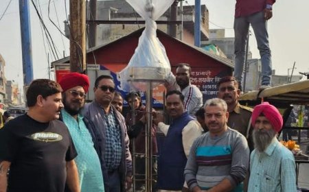 नगर निगम ने लोहामंडी चौराहे पर कराई खंडा साहिब की स्थापना