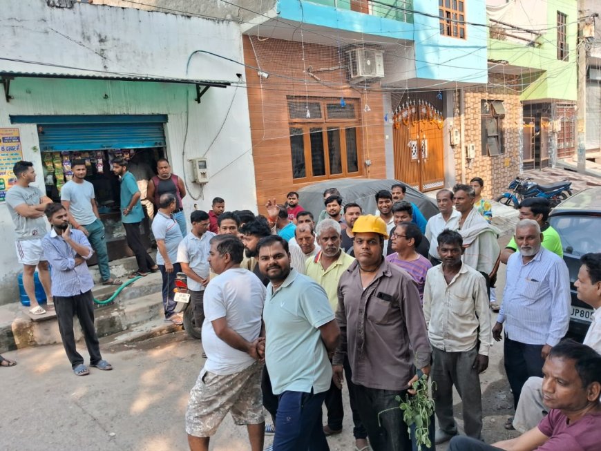 PHOTO SLIDE NEWS : नालों को आजाद कराओ सरकार, हम कहते हैं तो झगड़ा होता है! फोटोज में देखें ये लोग इतने नाराज क्यों हैं...