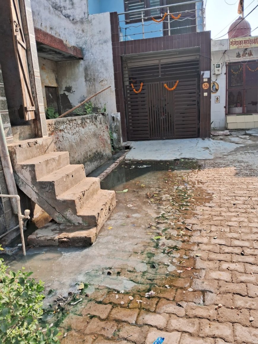 PHOTO SLIDE NEWS : नालों को आजाद कराओ सरकार, हम कहते हैं तो झगड़ा होता है! फोटोज में देखें ये लोग इतने नाराज क्यों हैं...