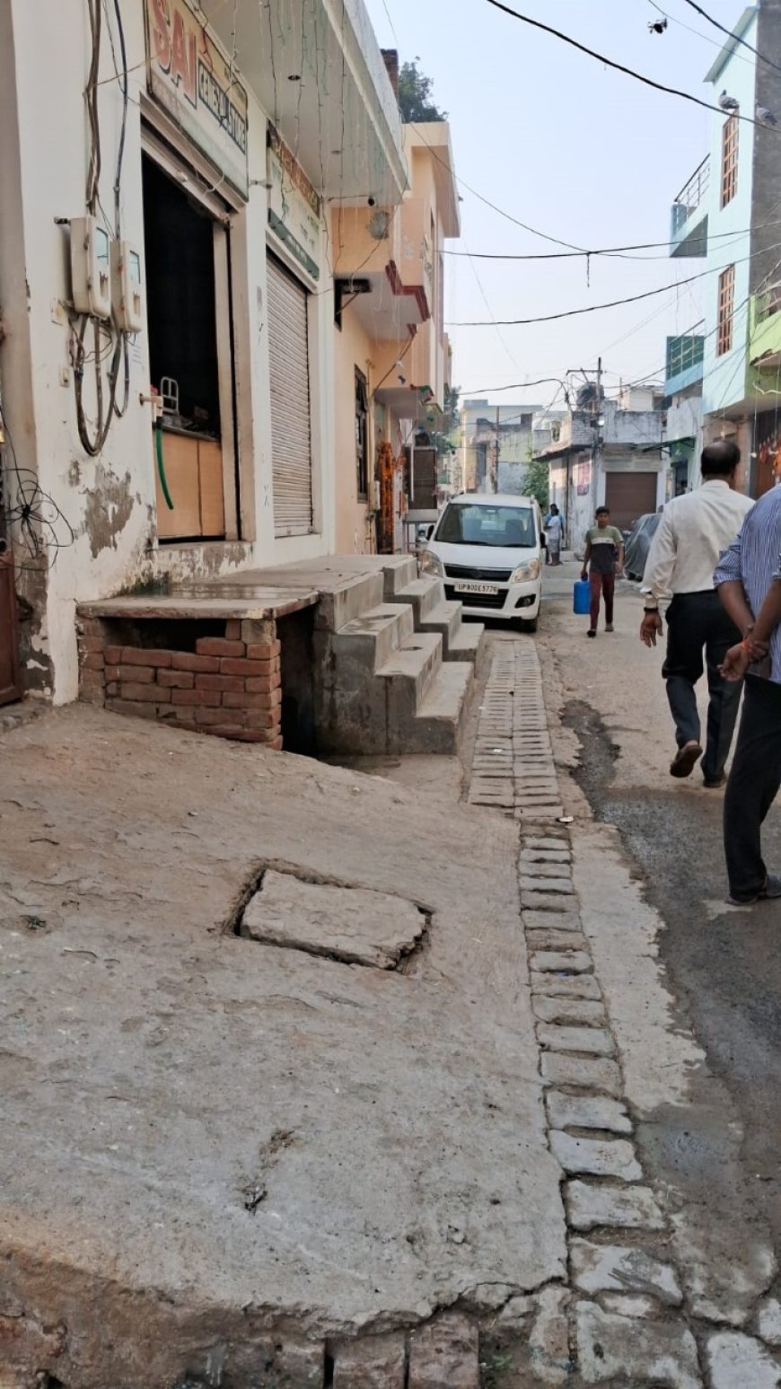 PHOTO SLIDE NEWS : नालों को आजाद कराओ सरकार, हम कहते हैं तो झगड़ा होता है! फोटोज में देखें ये लोग इतने नाराज क्यों हैं...