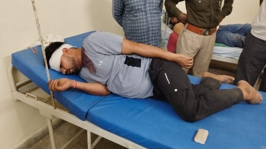 दो पक्षों में खूनी संघर्ष, जमकर चले लाठी डंडे, हुआ पथराव, आठ लोग घायल 