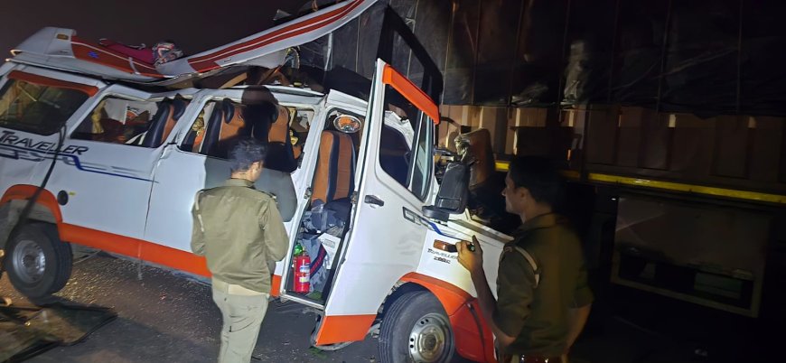 एक्सप्रेस वे पर देर रात हुए हादसे में मृतक संख्या पांच हुई, खड़े डंपर में जा घुसी थी बस, 18 घायल हुए थे