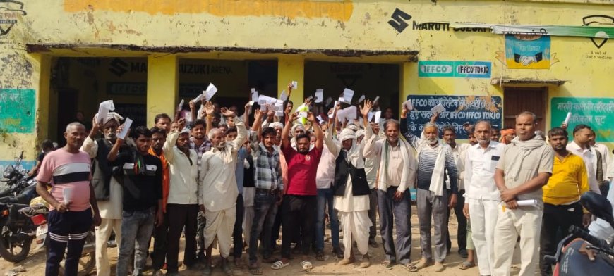 डीएपी न मिलने पर किसानों ने काटा हंगामा, पिनाहट में रोड भी जाम किया