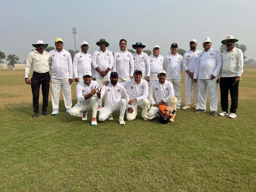 फ्रेंडली मैच में आगरा के वेटरन डाक्टर्स ने कनाडा की टीम को हराया