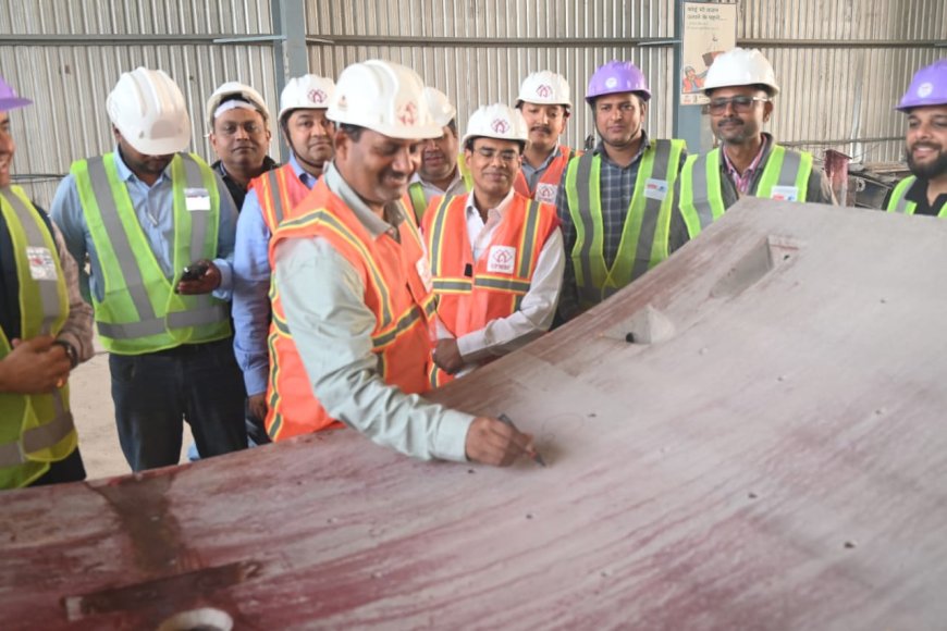 आगरा मेट्रो के भूमिगत भाग में अब चल रहा दो सुरंगों का निर्माण