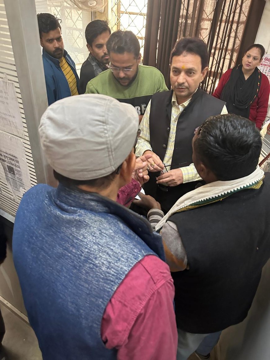 अपर नगरायुक्त ने छापा मार जब्त की फाइलें, जन्म-मृत्यु कार्यालय में खलबली