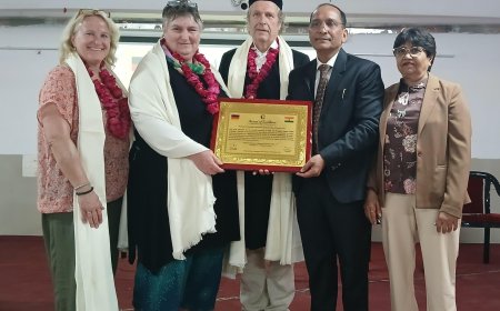 जर्मन संस्था ने आगरा के होम्योपैथ डा. प्रदीप गुप्ता का काम सराहा, सम्मान भी किया 