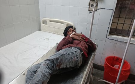 बाइक में टक्कर मारने के बाद भगा ले गया ट्रक, युवक घायल