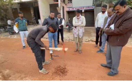 क्वालिटी देखने को एडीए वीसी ने सड़क खुदवाई, शहीद स्मारक के कार्य 20 तक पूरा करें