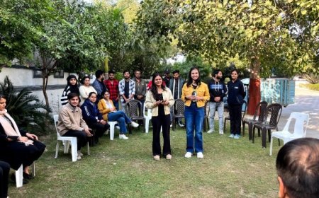 प्रबंधन के छात्रों ने वरिष्ठ नागरिको का दिन यादगार बना दिया