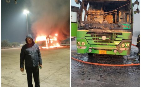 टायरों से उठा धुआं और देखते ही देखते जल गई स्लीपर बस   