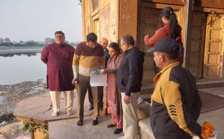 कैलाश पर 45 मीटर का घाट बन चुका, डीएम ने देखा