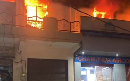 सेंट जॊन्स चौराहे पर बिल्डिंग में आग लगी, परिवार सुरक्षित   