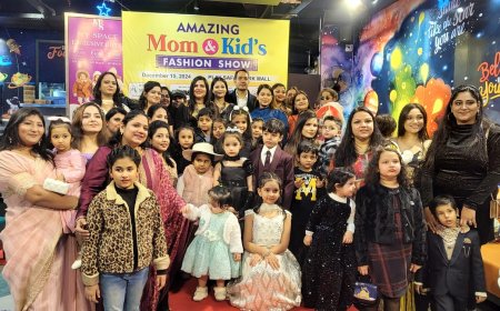 मॊम किड्स की अनूठी बॊन्डिंग दिखी फैशन शो में   