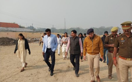 ताज महोत्सव के लिए रामलीला मैदान और कलाकृति में संभावनाएं तलाशीं अफसरों ने