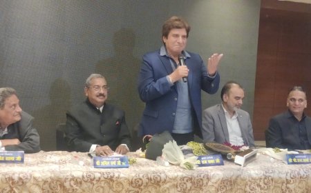 फिल्म में निर्माता की अभिव्यक्ति को जीवन देते हैं कलाकार- बब्बर