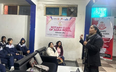 लड़कियां सर्वाइकल कैंसर की वैक्सीन जरूर लगवाएं   