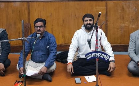 लो रीत गया जीवन घट से यह एक और मधुरिम बसंत...