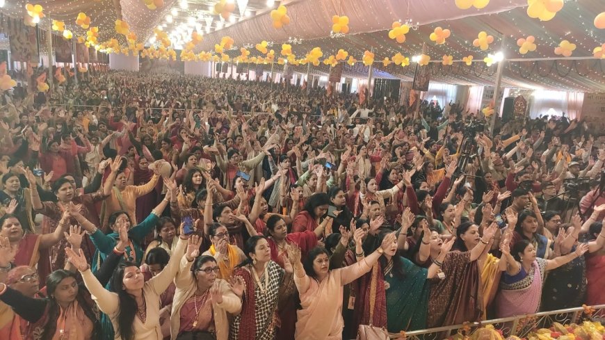 तेहि क्षण राम मध्य धनु तोड़ा, भरै भुवन धुन घोर कठोरा...   