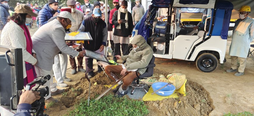 राधास्वामी सत्संग दयालबाग के गुरु प्रो. प्रेम सरन सत्संगी महामना विज्ञान एवं प्रौद्योगिकी अति विशिष्ट रत्न से अलंकृत   