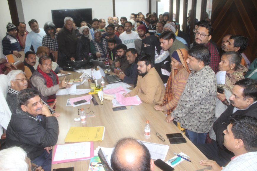 चैंबर भवन में शिविर, गलत विद्युत बकाया के सैकड़ों नोटिस पेश किए गए   