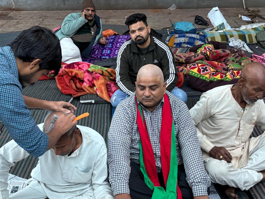 सीडीओ ऒफिस पर तीन किसान नेताओं ने सिर मुंडवा लिए, चाहर ने जल भी त्यागा