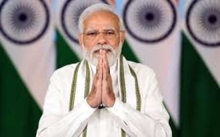 पूरे देश में नए साल का जश्न, पीएम मोदी ने दी बधाई