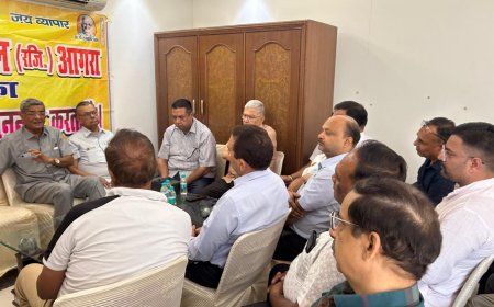 नगर निगम को छोटा और जीएसटी को बड़ा बोर्ड चाहिए, व्यापारी आक्रोशित