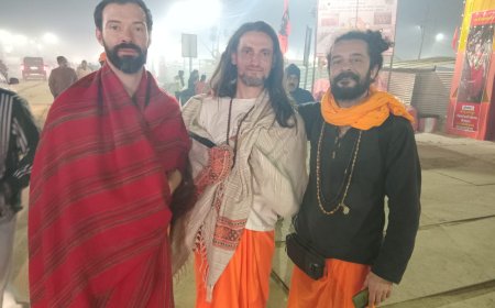 दोस्तों संग महाकुम्भ पहुंचे इटली के एमा बोले- पिछले जन्म में इंडियन था मैं'   