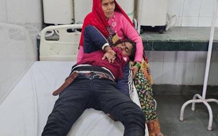 बाइक पर ठंड से युवक का शरीर अकड़ा, दुर्घटनाग्रस्त