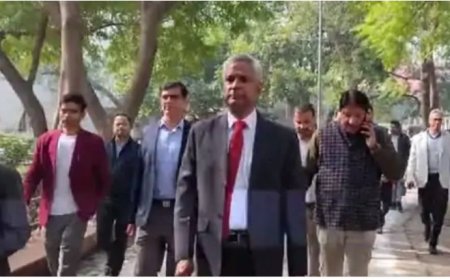 नए कमिश्नर ने चार्ज संभाला, आगरा में पुराना अनुभव काम आएगा   