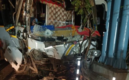 यमुना एक्सप्रेस वे पर वोल्वो बस में दूसरी बस ने मारी टक्कर, 25 घायल