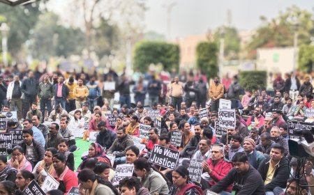 निजीकरण के विरोध में हजारों बिजली कर्मियों ने शक्ति भवन घेरा, देशव्यापी प्रदर्शन   