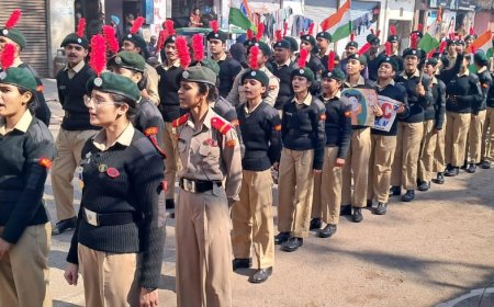 एनसीसी कैडेट्स ने रैली निकालकर महिला सशक्तिकरण का दिया संदेश