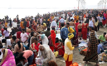 महाकुम्भ में हालात सामान्य, सीएम आवास पर आपात बैठक