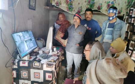 चोर चोरी में तो कामयाब हो गया पर सीसीटीवी में कैद हो गया