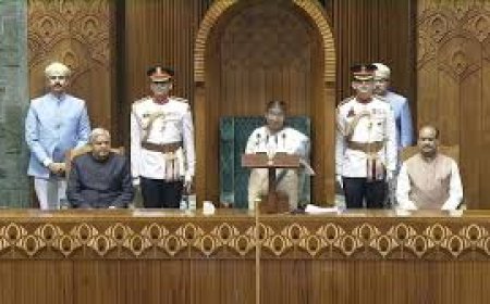 भारत की विकास यात्रा के अमृतकाल को ऊर्जा दे रही है सरकार- राष्ट्रपति
