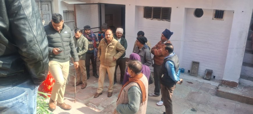 40 तोला सोना, 12 किलो चांदी के गहने और दस लाख कैश चोरी   