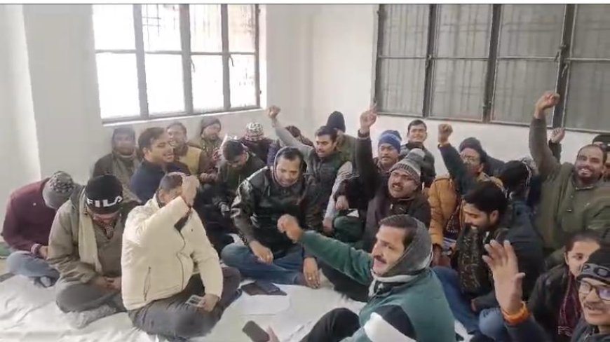 एंटी करप्शन के खिलाफ मोर्चा, लेखपालों ने काम नहीं किया, समाधान दिवस बेकार हो गया   