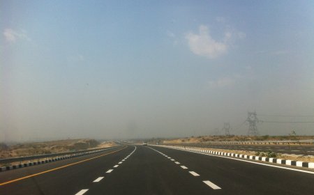 लखनऊ एक्सप्रेसवे पर 21वें से 36वें माइल स्टोन के बीच क्यों हो रहे सड़क हादसे?   