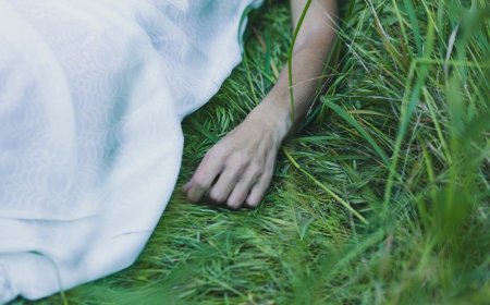 बदनामी के डर से पैरा मेडिकल छात्रा ने की आत्महत्या, युवक की तलाश