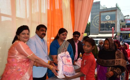 मोहन नारायणी सेवा संस्था ने 51 निर्धन महिलाओं को दान किया राशन