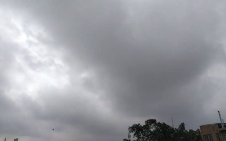 आगरा का मौसम अचानक से बदल गया, बादल छाए, ठंडी हवाएं