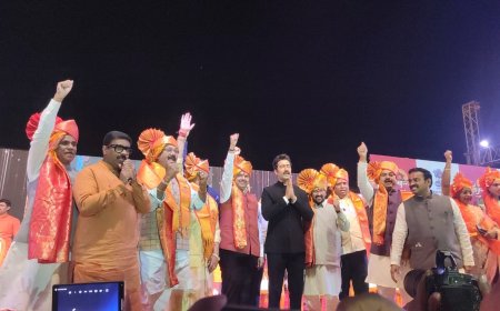 शिवाजी महाराज की शौर्यगाथाओं से गूंजा आगरा किला, जय भवानी-जय शिवाजी के जयकारे