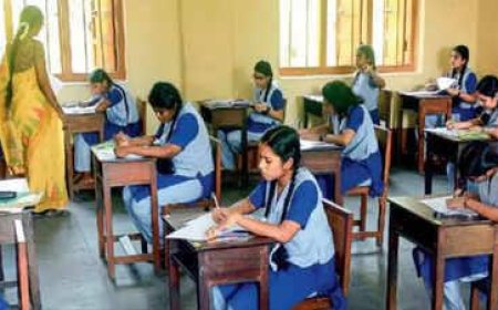 सरल पेपर देख खिले छात्रों के चेहरे