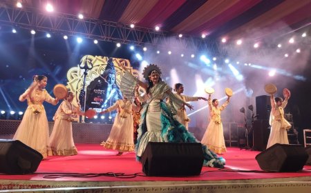 शिल्पग्राम के मंच पर फैशन शो में जीवंत हुई भारतीय धरोहर