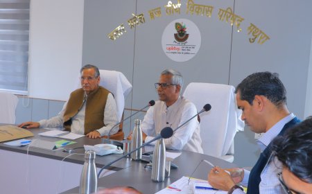 उधर महाकुम्भ का समापन, इधर बृज में रंगोत्सव का आगाज